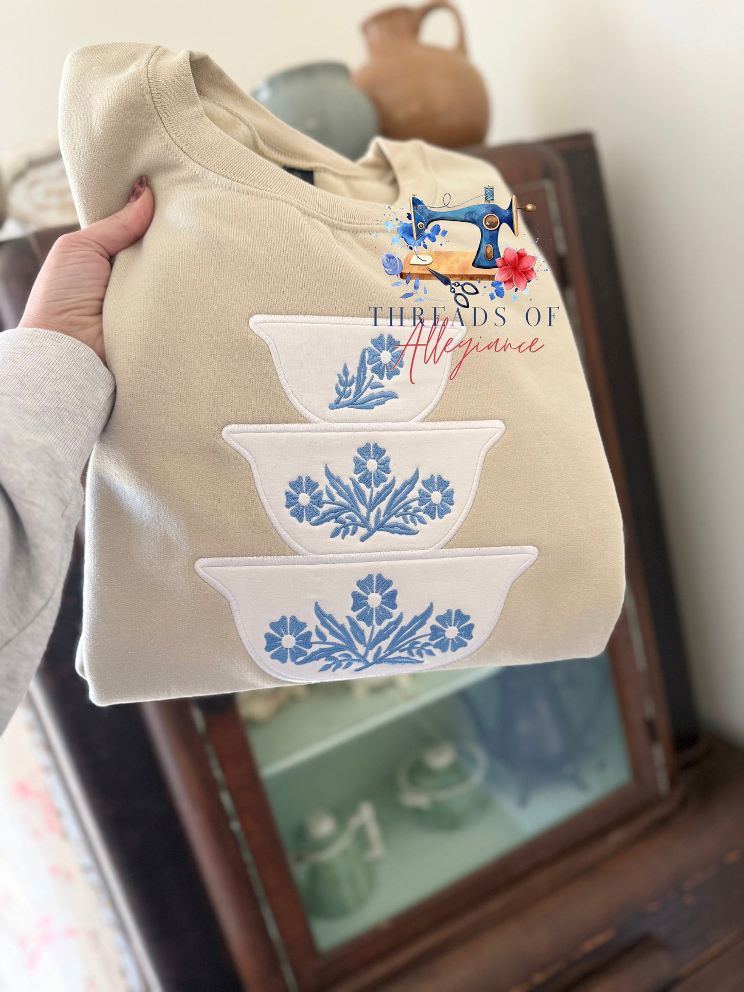 Vintage Bowl Applique Crewneck