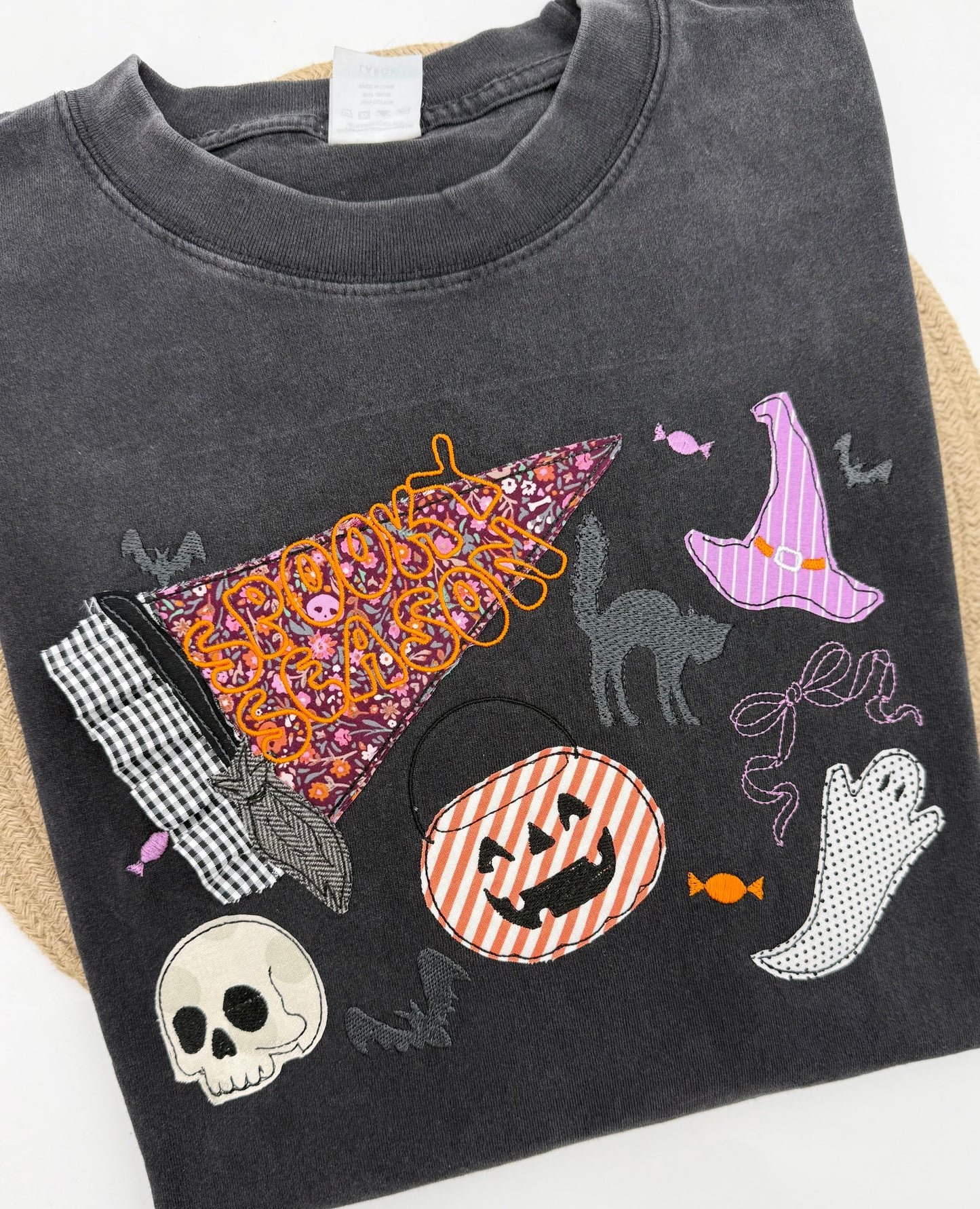 Vintage black tee w/ halloween spirit patches
