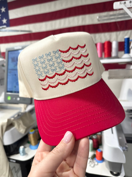 Scallop flag bow hat